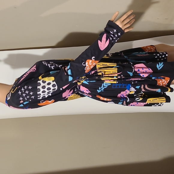 Shein Long Sleeve Abstract Dress - Picture 6 of 7